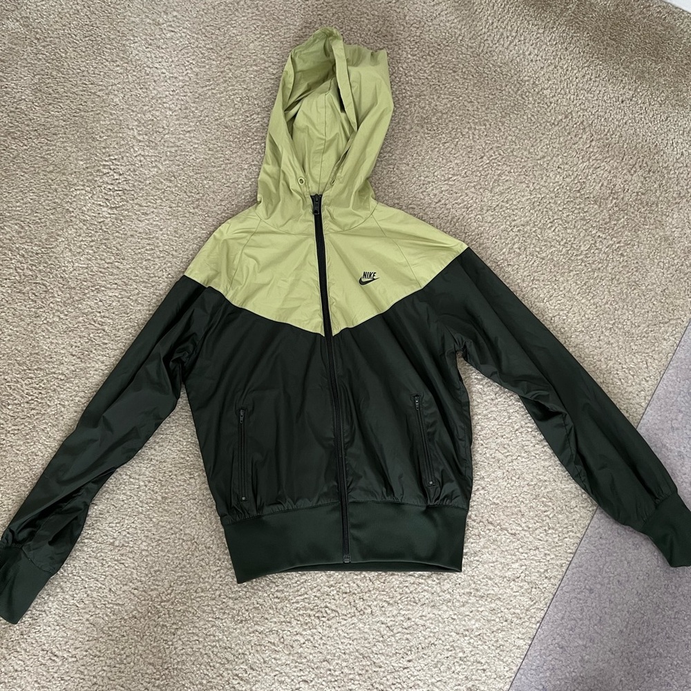 Women’s Nike windbreaker